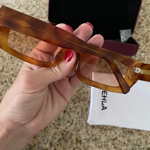 Unworn brown tortoise Vehla rectangular sunglasses - Picture 3 of 4